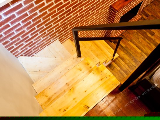 Loft复式庭院阳台四人间