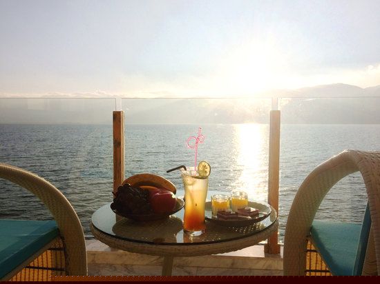 至尊蜜月海景大床房