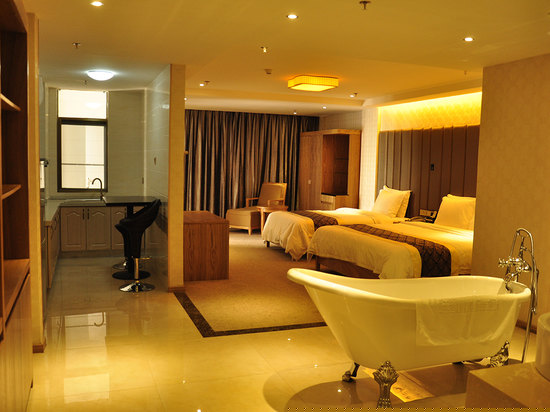 豪华园景家庭房