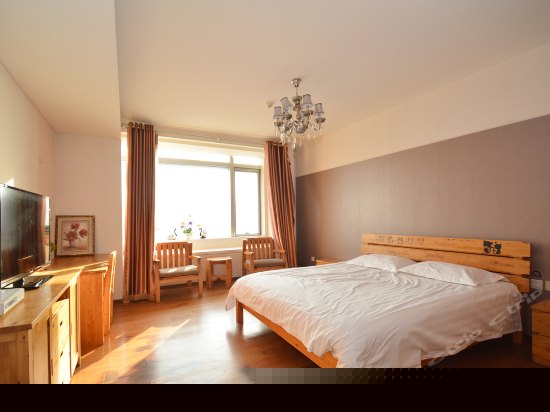 豪华河景大床房