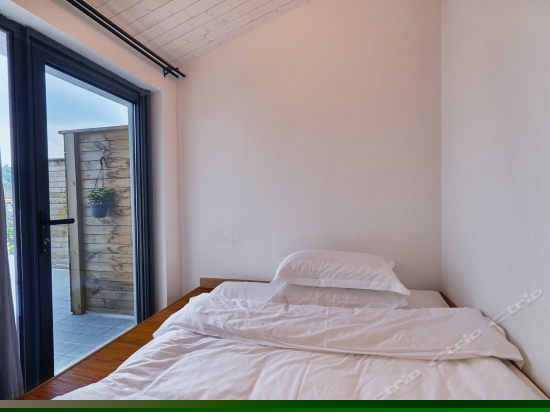 山景露台亲子房