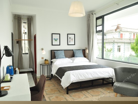 侧面海景大床房