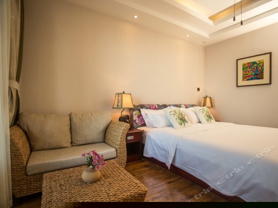 花园侧面海景大床房