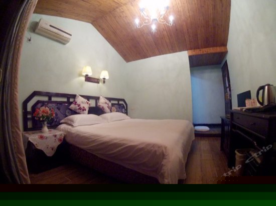 豪华阳台大床房