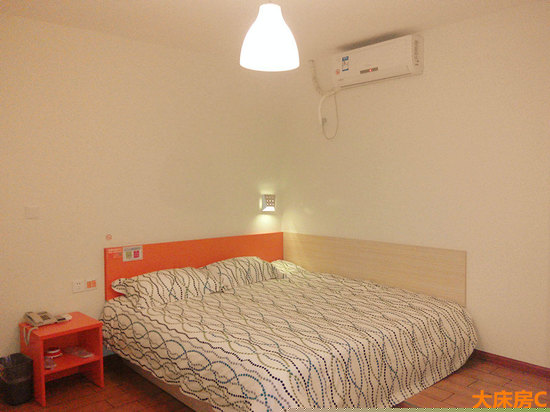 特价大床房C