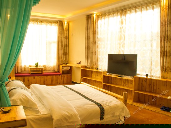 阳光蜜月大床房