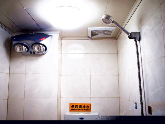 紫色高贵阳光大床房