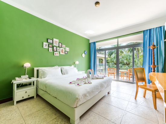 三亚的山别墅海景家庭套