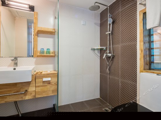 朝花夕拾大床房