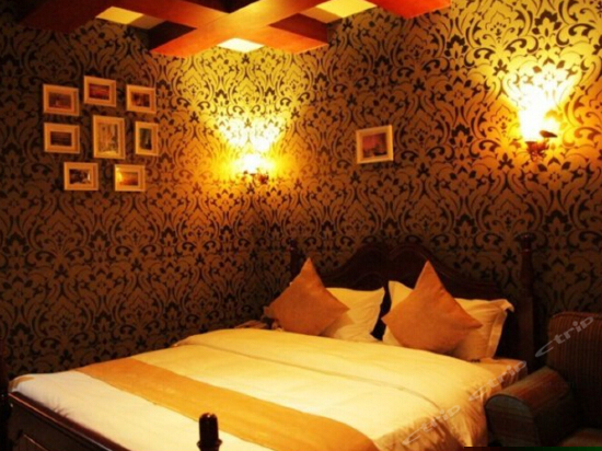 浪漫风情大床房