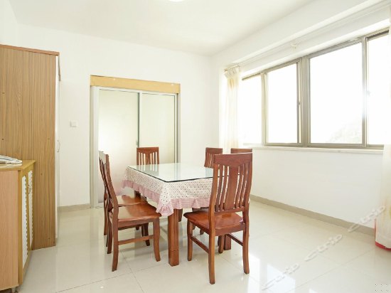 山景飘窗大床房