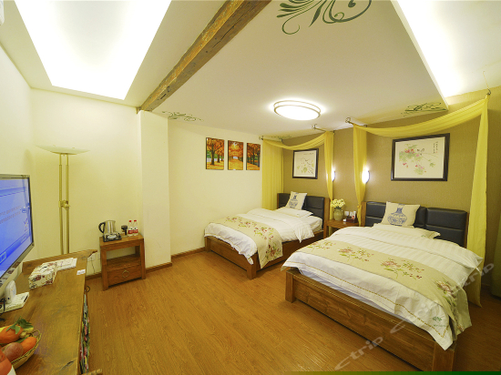 二号院时光雅舍双床房