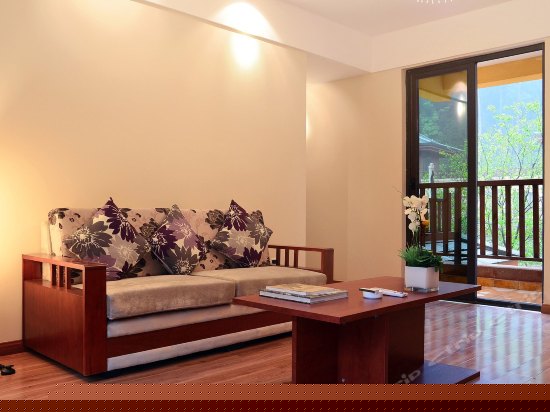 豪华山景双卧三床套房