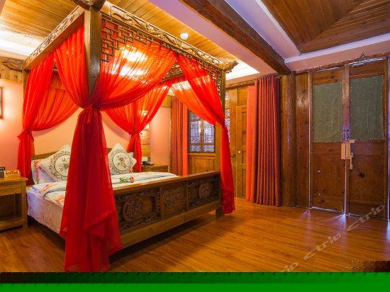 雪山景观阳台龙凤床