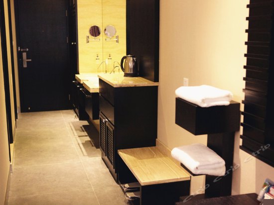 精选园景大床房