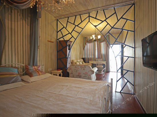 维多利亚大床房