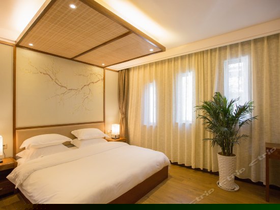 杨柳岸山景大床房