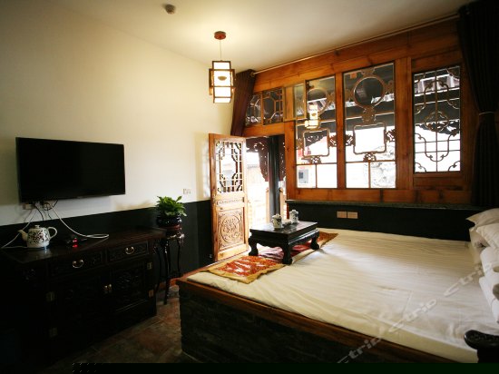 豪华窑洞土炕房