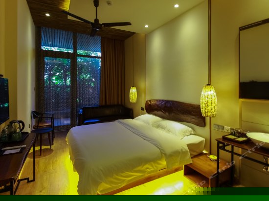 豪华标准大床房