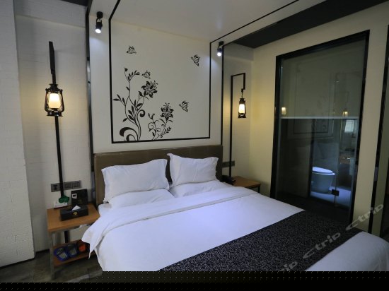 都市风情大床房