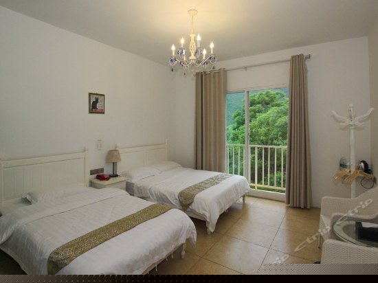 现代简约风格家庭房