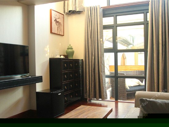 花园复式大床房