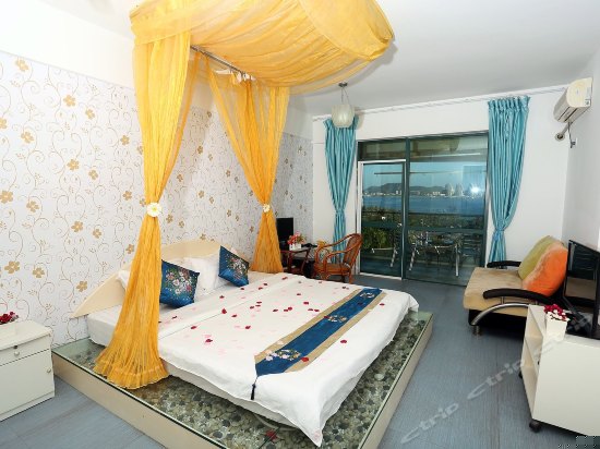 电脑高级海景大床房