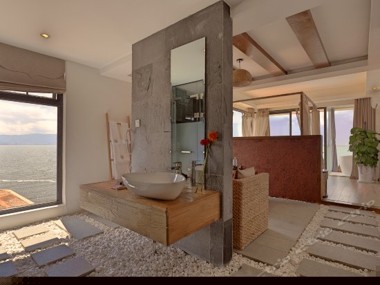 小岑-270度亲水海景房带浴缸