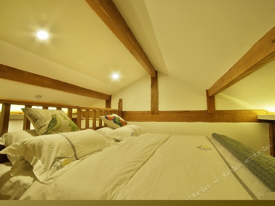 菲羽凌曦复式套房