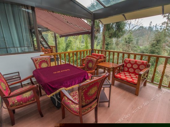 带露台机麻大床房