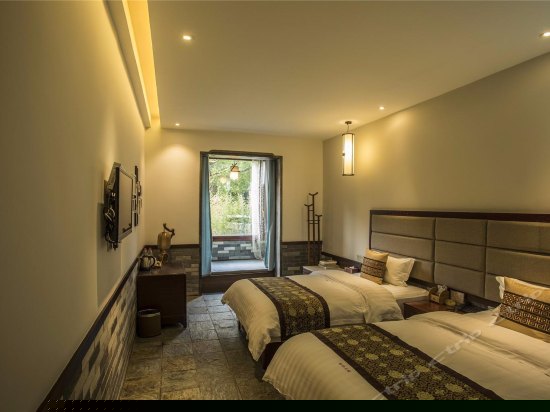 芙蓉池园景家庭房