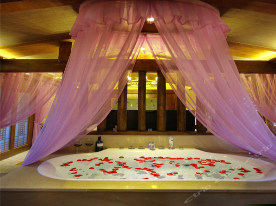 依云观景大床房