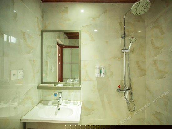 白石溪空调双床房