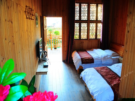 吊脚楼豪华双人房