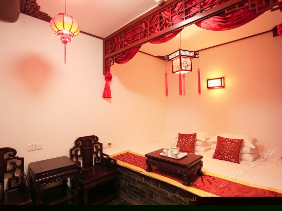 曲径通幽套间土炕房