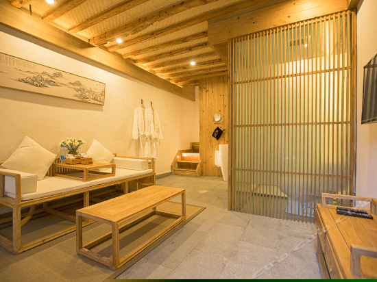 红袖添香（复式大床房）