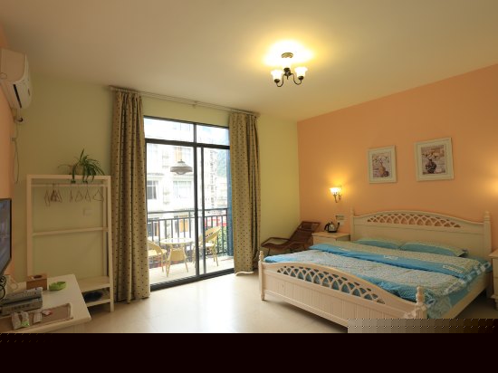 阳台浪漫大床房