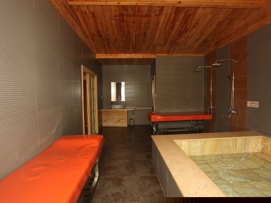 温泉汤の屋中号房