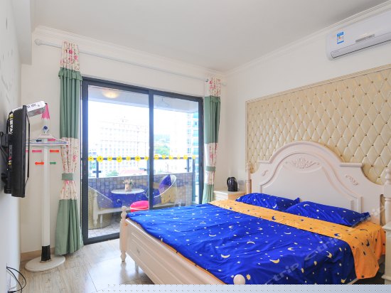 美景阳台独卫大床房