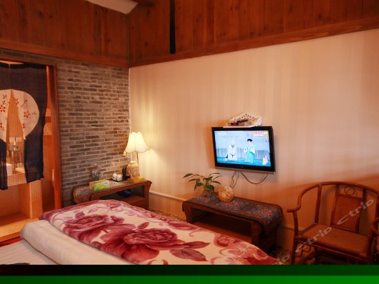 黑蝶贝--观景阳光大床房202