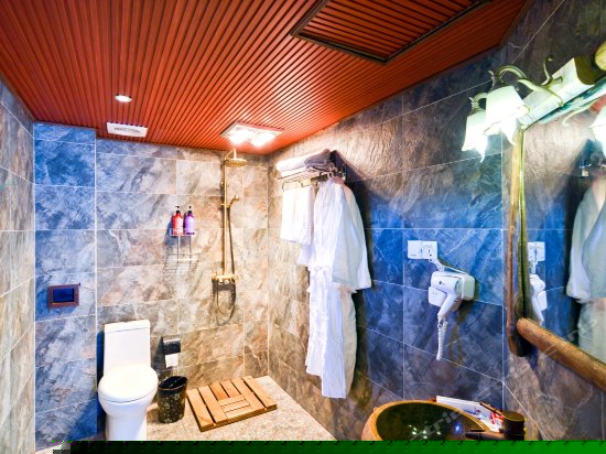 前院豪华阳台观景蜜月房