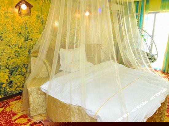 商务电动圆床房