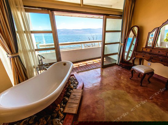 美国乡村风情海景大床房201房