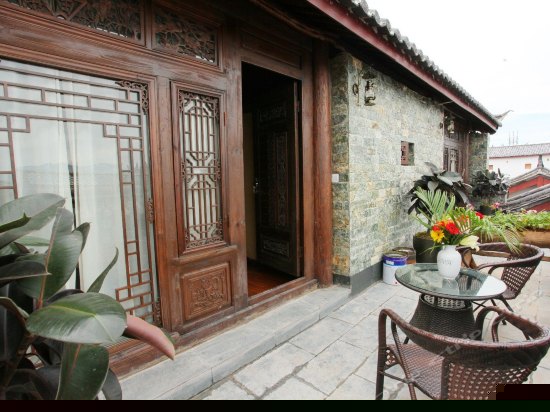 前院豪华阳台休闲观景房