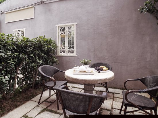 103尊享花园大床房