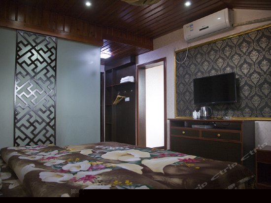 江景天窗三人房