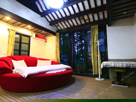 月阁独栋环河庭院大圆房