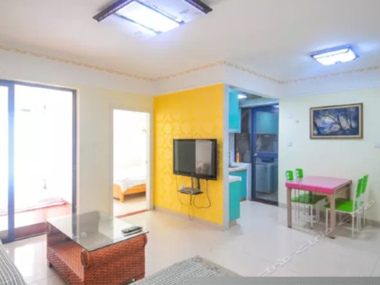 蓝色海岸飘窗海景两房一厅