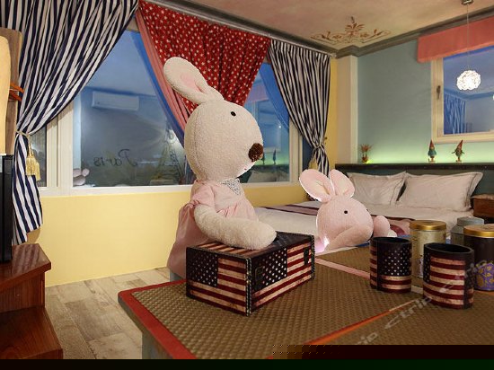 巴黎夜未眠四人套房