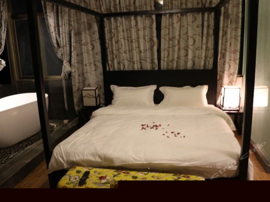 180°阳台海景日出房